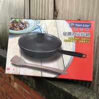 愛X寶碳鋼不沾炒鍋32CM /個